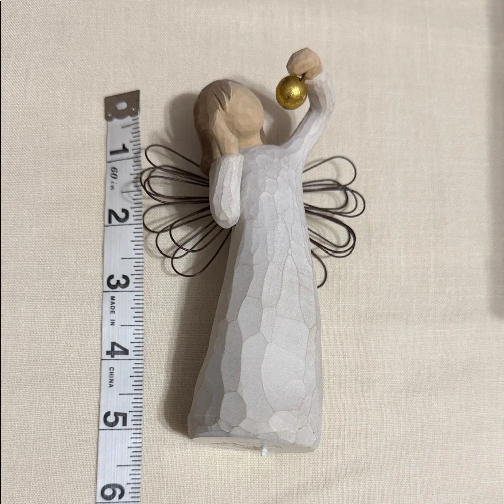 Willow Tree Angel of Wonder with Gold Sphere.  Box included.